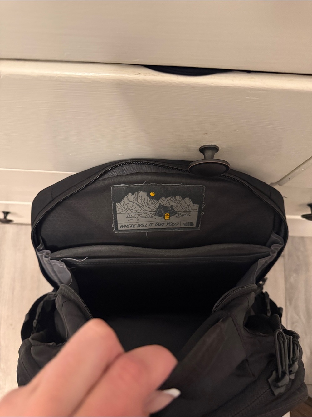 The North Face Black Men's Hiking Backpack with Multiple Pockets - Picture 4 of 5